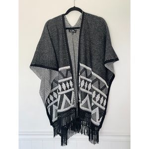 Sam Edelman Boho Southwestern Knit Sweater Poncho Size Small Oversized E111